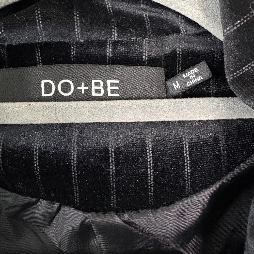 DO+BE Blazer Women M‎ Black Pinstripe Velvet Single Button Career Chic Mob Wives
